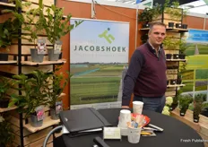 Jaco van der Hoek van Jacobshoek. Zoals veel van zijn collega's ziet hij een grote vraag naar zijn producten en zijn veel nummers dan ook uitverkocht
